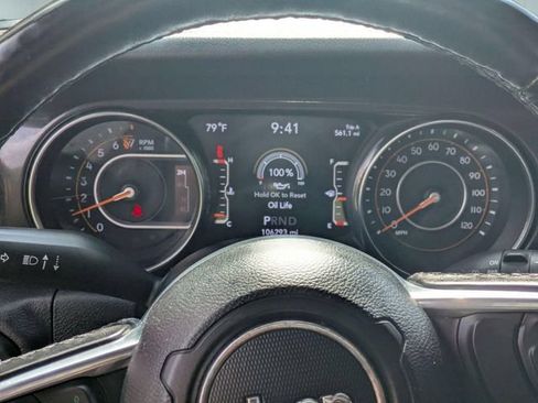 Used 2021 Jeep Wrangler Unlimited Sahara AWD/4WD image 19