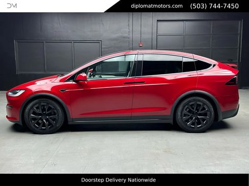 Used 2023 Tesla Model X image 4