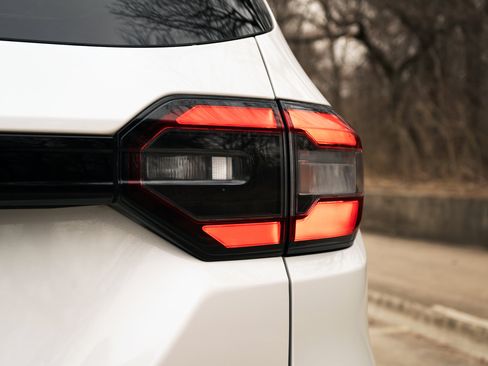 Used 2025 Honda Pilot Black Edition image 13