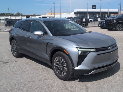 Used 2024 Chevrolet Blazer EV LT AWD/4WD image 2