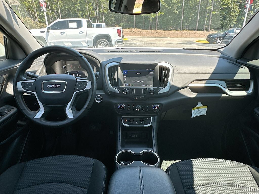New 2024 GMC Terrain SLE w/ Driver Convenience Package FWD image 3