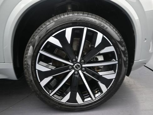 Used 2025 Volvo XC90 T8 Plus AWD/4WD image 15