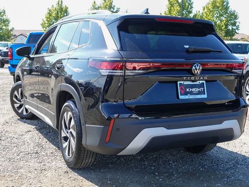 New 2025 Volkswagen Tiguan S image 9