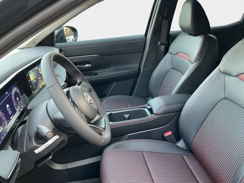 New 2026 Nissan Kicks SR image 10