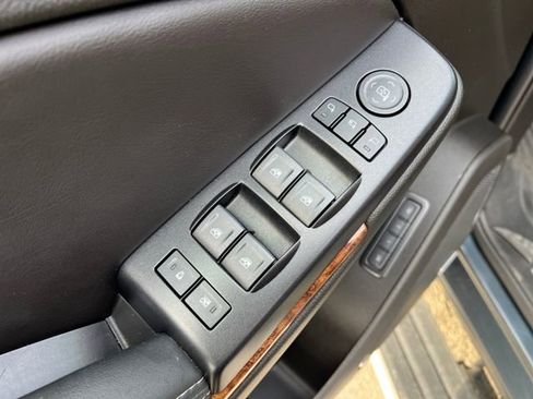 Used 2019 Chevrolet Tahoe Premier w/ Premier Plus Edition image 16