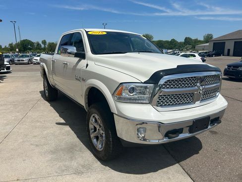 Used 2018 RAM 1500 Laramie w/ Convenience Group AWD/4WD image 3