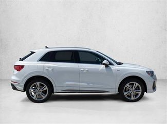 Used 2020 Audi Q3 2.0T Premium Plus w/ Premium Plus Package AWD/4WD video 4