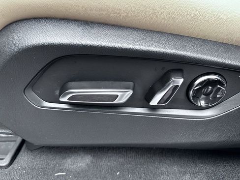 Used 2024 Acura MDX SH-AWD w/ Technology Package image 19