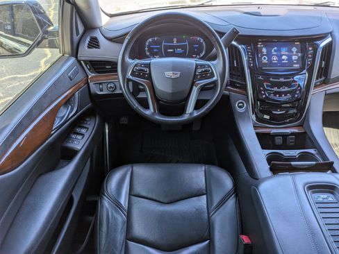 Used 2019 Cadillac Escalade 2WD image 15