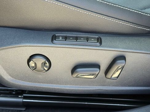 Used 2025 Volkswagen Jetta SEL FWD image 14