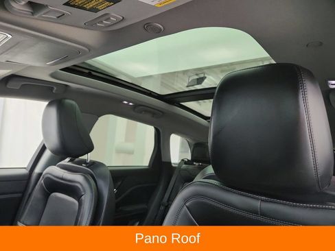Used 2022 Lincoln Corsair AWD w/ Premium Package image 12