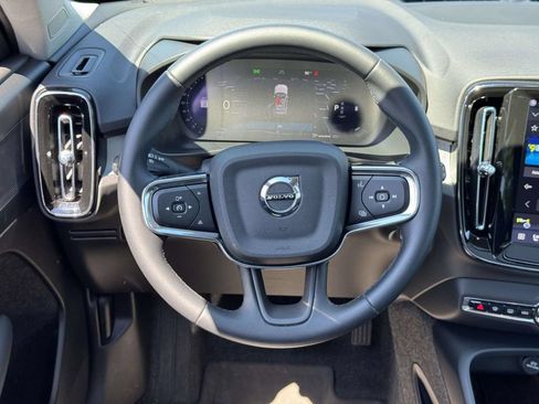 Certified 2026 Volvo XC40 B5 Plus w/ Protection Package Premier AWD/4WD image 15