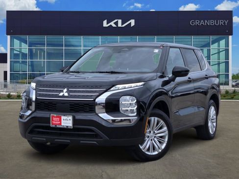 Used 2024 Mitsubishi Outlander ES FWD image 1