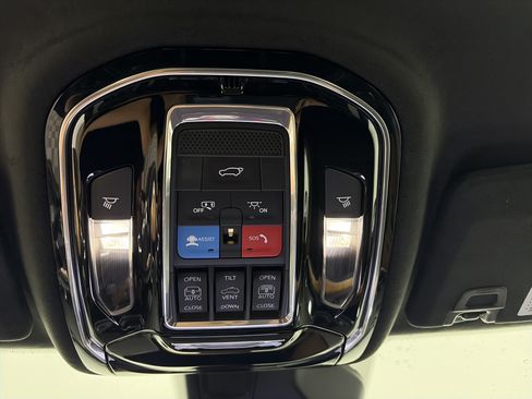 Used 2022 Jeep Grand Cherokee L Summit AWD/4WD image 37
