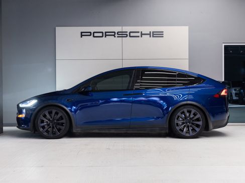 Used 2022 Tesla Model X AWD/4WD image 2