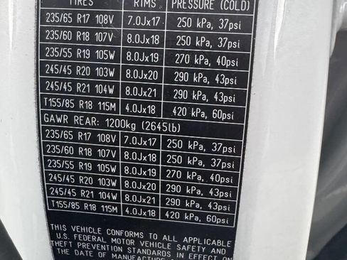 Used 2019 Jaguar E-PACE P250 AWD 4dr SUV image 11