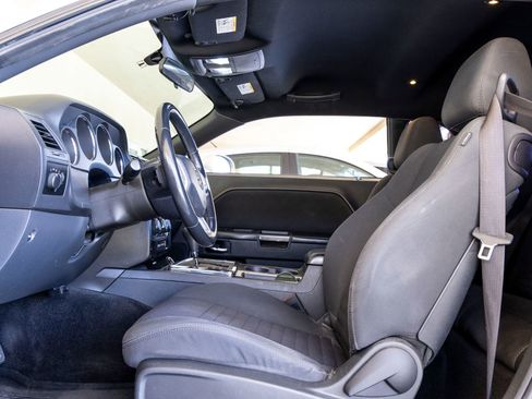 Used 2012 Dodge Challenger SXT image 16