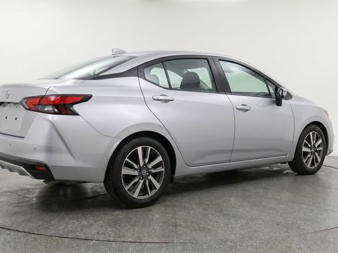 Used 2025 Nissan Versa SV image 9