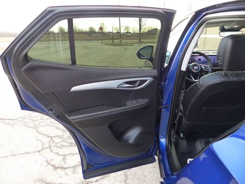 Used 2025 Buick Envision Avenir AWD/4WD image 34