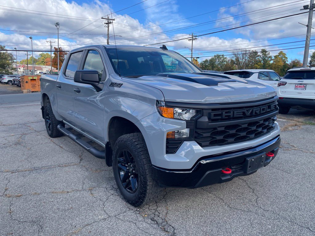 Used 2025 Chevrolet Silverado 1500 Custom Trail Boss w/ LPO, Dark Essentials Package AWD/4WD image 7