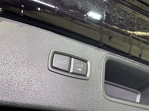 Certified 2025 Porsche Macan image 71