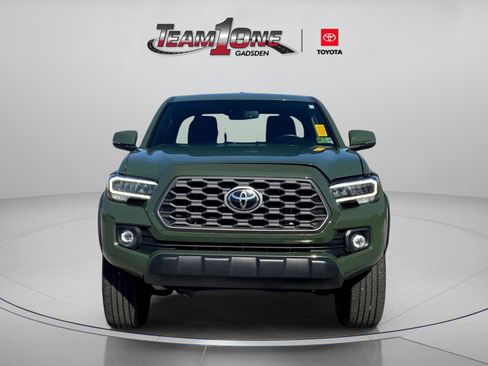 Used 2022 Toyota Tacoma TRD Off-Road image 2