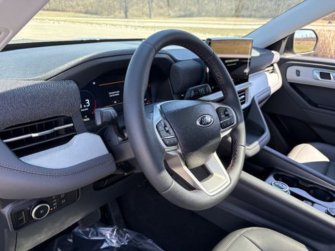 New 2026 Ford Explorer Active w/ Active Comfort Package image 32
