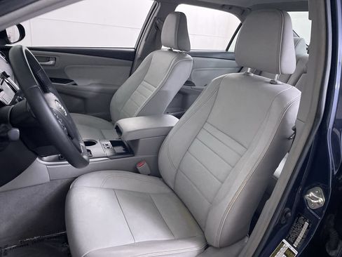 Used 2017 Toyota Camry XLE w/ Moonroof Package FWD image 12