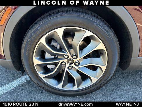 Used 2023 Lincoln Nautilus Reserve AWD/4WD image 27