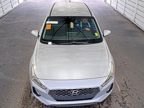 Used 2018 Hyundai Elantra GT w/ Style Package 02 FWD image 2