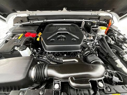 Used 2021 Jeep Wrangler Unlimited Sahara image 9