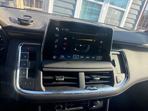 Used 2022 Chevrolet Suburban RST w/ Luxury Package image 23