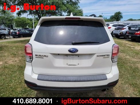 Used 2017 Subaru Forester 2.5i Touring AWD/4WD image 5