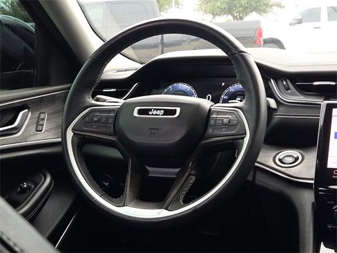 Used 2022 Jeep Grand Cherokee L Limited image 14