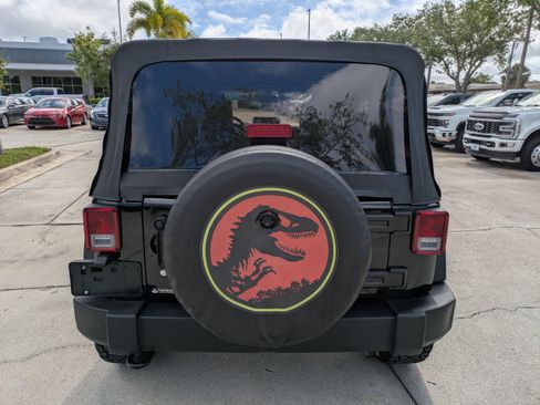 Used 2018 Jeep Wrangler Unlimited Sport S AWD/4WD image 5