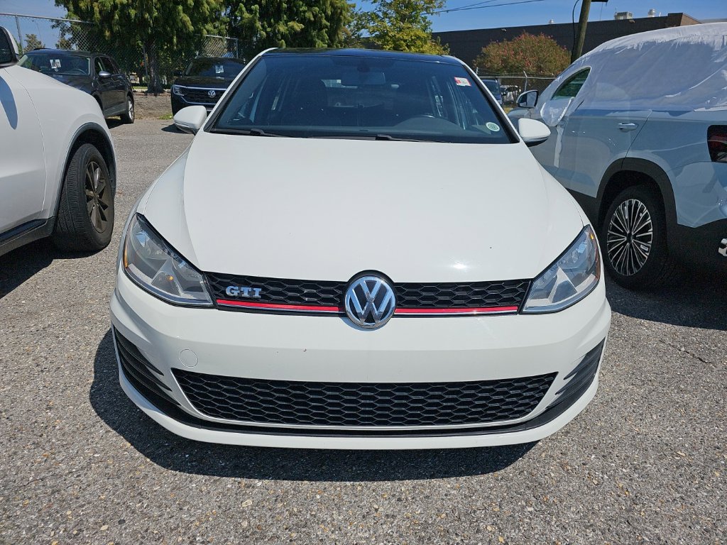 Used 2016 Volkswagen GTI SE FWD image 2