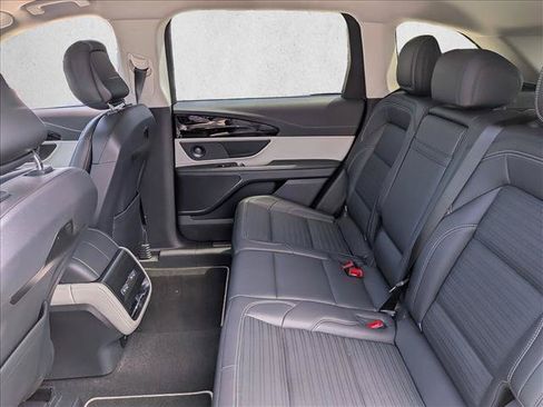 Used 2025 Lincoln Nautilus Reserve AWD/4WD image 16