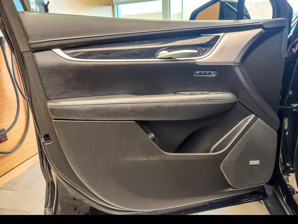 Certified 2025 Cadillac XT5 Premium Luxury w/ LPO, Floor Liner Package AWD/4WD image 21