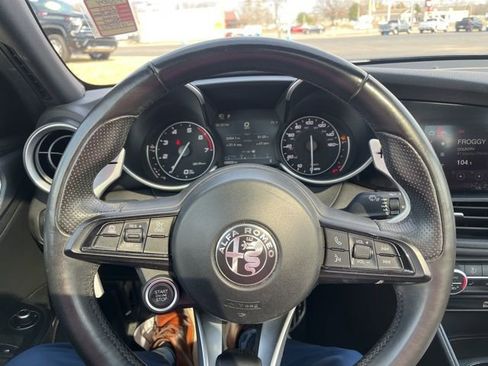 Used 2023 Alfa Romeo Giulia Veloce image 16