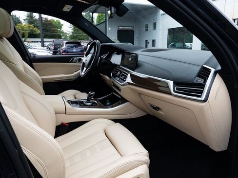Used 2021 BMW X5 xDrive40i image 4