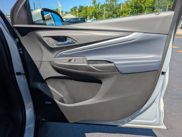 Used 2023 Chevrolet Bolt EUV Premier w/ Sun & Sound Package FWD image 13