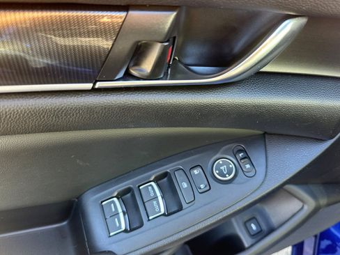 Used 2022 Honda Accord Sport image 12