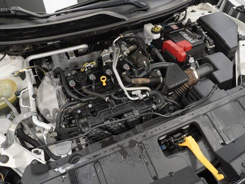 Used 2021 Nissan Rogue SV image 49