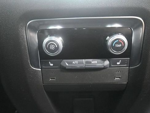 Used 2025 GMC Yukon Elevation w/ LPO, Elevation Black Package AWD/4WD image 44
