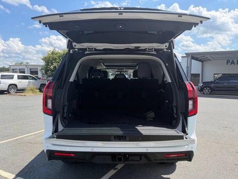 Used 2025 Ford Expedition Max Active AWD/4WD image 7
