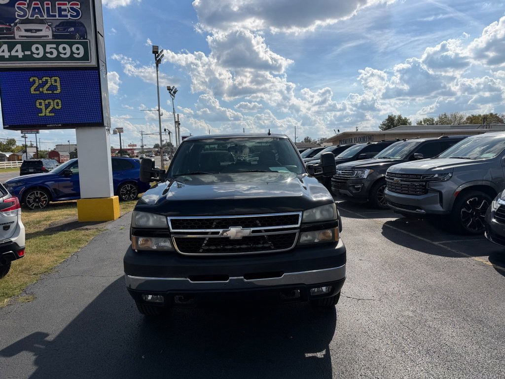 Used 2006 Chevrolet Silverado 2500 LT w/ Onstar Plus Package RWD image 8