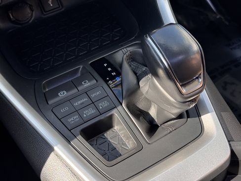 Used 2020 Toyota RAV4 XLE Premium AWD/4WD image 30