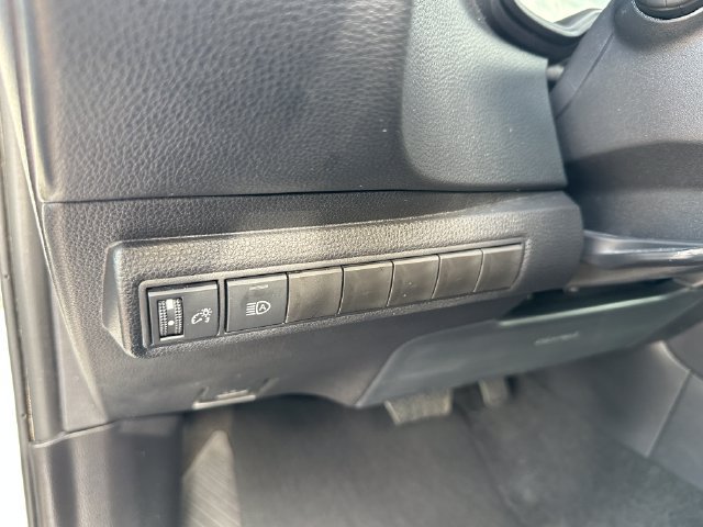Used 2026 Toyota Corolla LE FWD image 16