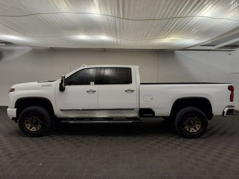 Used 2024 Chevrolet Silverado 3500 High Country w/ Technology Package AWD/4WD image 2