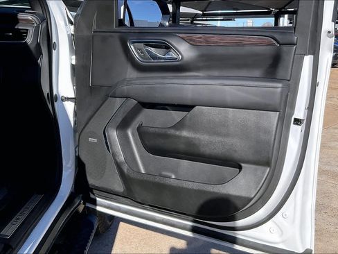 Certified 2023 Chevrolet Tahoe Z71 w/ Luxury Package image 21